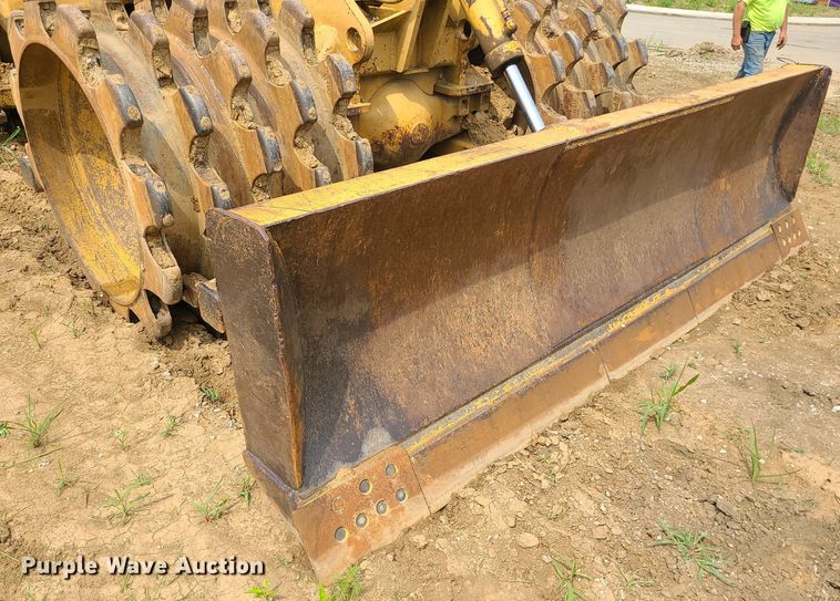 image for item LE9195 1989 Caterpillar 816B  soil compactor