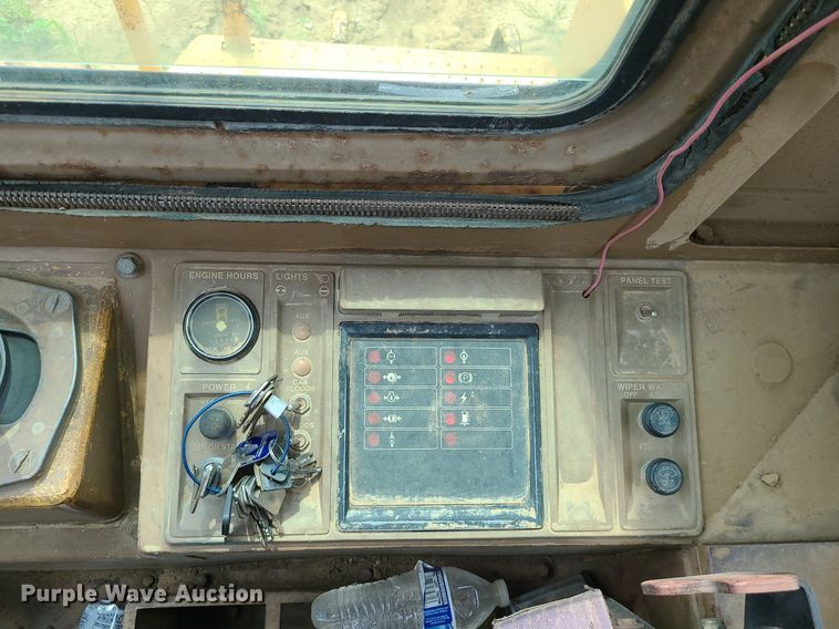 image for item LE9195 1989 Caterpillar 816B  soil compactor