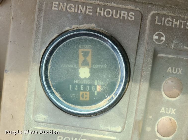 image for item LE9195 1989 Caterpillar 816B  soil compactor