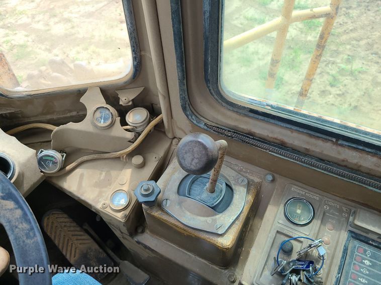 image for item LE9195 1989 Caterpillar 816B  soil compactor