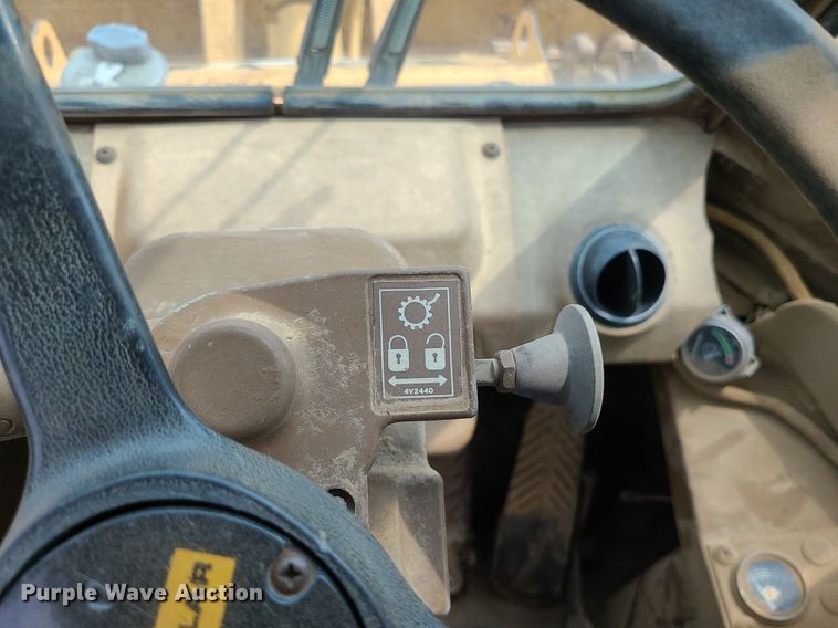 image for item LE9195 1989 Caterpillar 816B  soil compactor