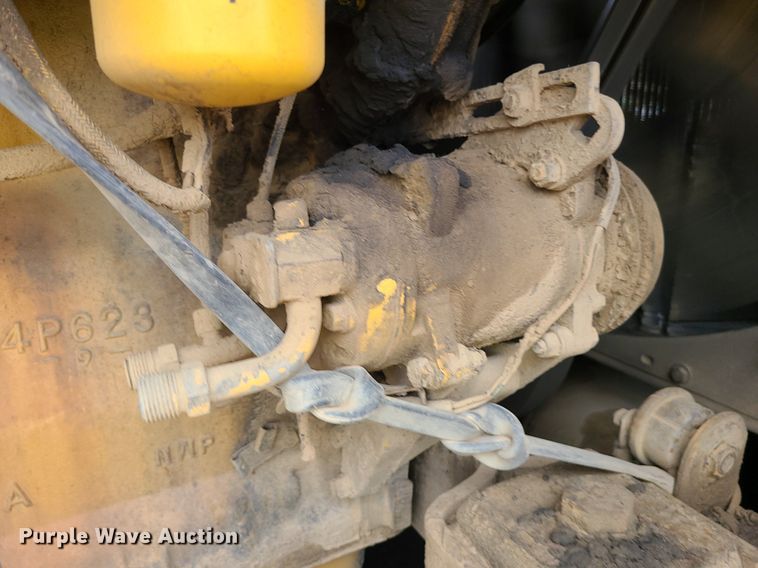 image for item LE9195 1989 Caterpillar 816B  soil compactor