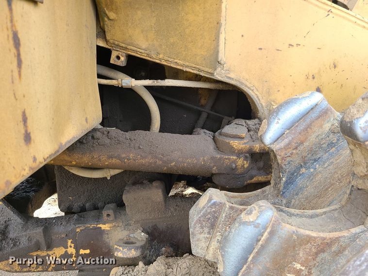 image for item LE9195 1989 Caterpillar 816B  soil compactor