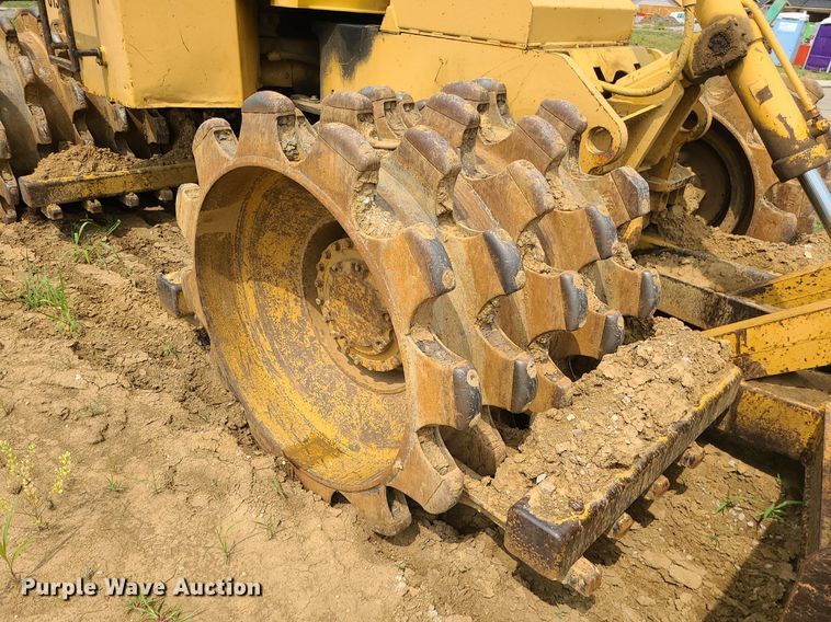 image for item LE9195 1989 Caterpillar 816B  soil compactor