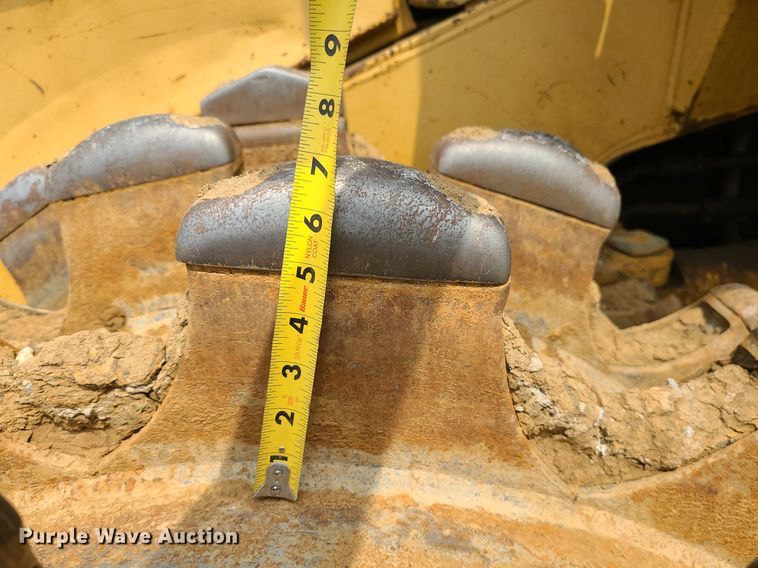 image for item LE9195 1989 Caterpillar 816B  soil compactor