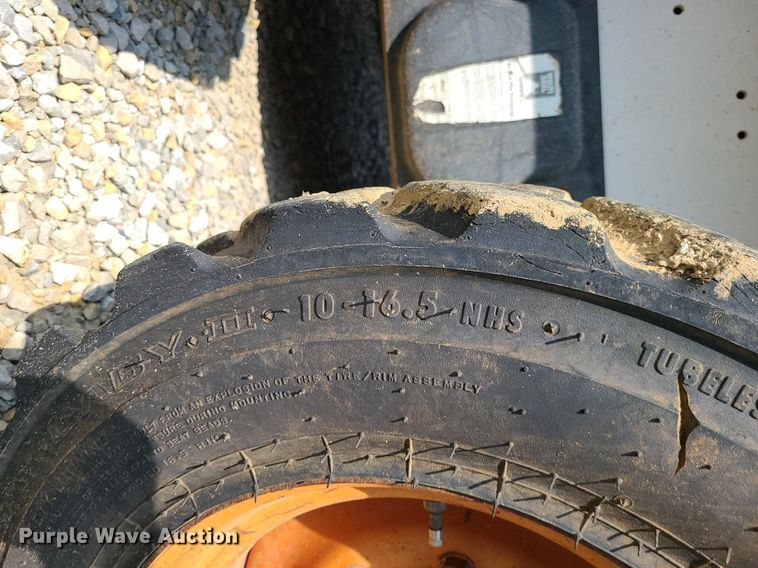 image for item LE9256 2003 Bobcat 763  skid steer loader