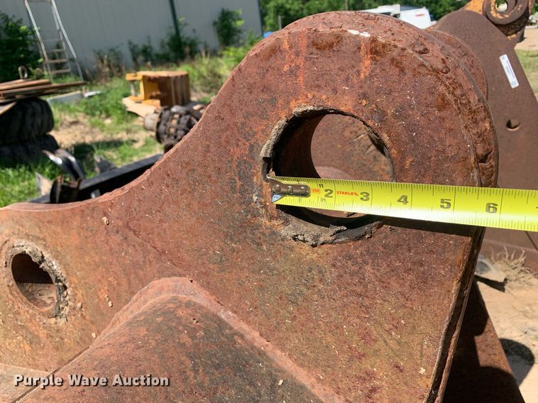 image for item LH9547 Hensley  excavator bucket