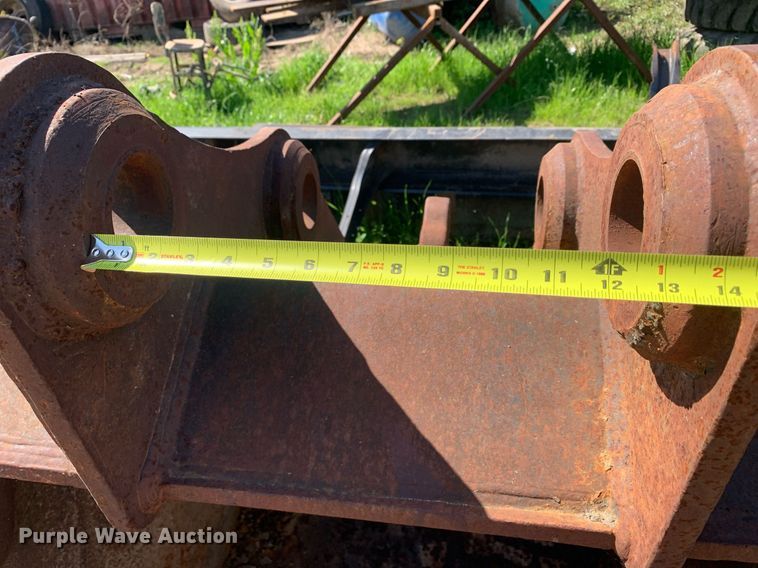 image for item LH9547 Hensley  excavator bucket