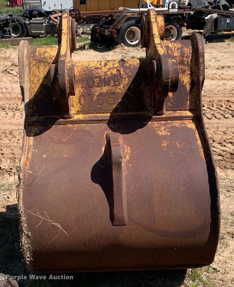 image for item LH9548 Caterpillar  excavator bucket