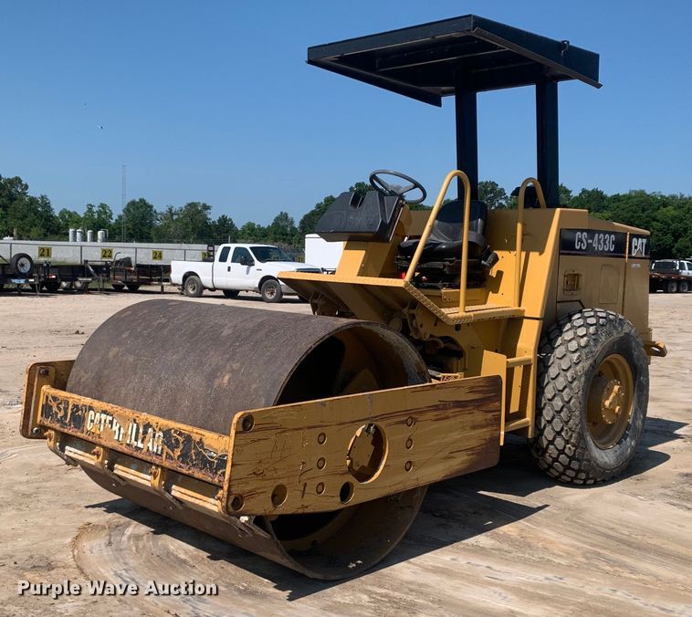 image for item LH9675 2001 Caterpillar CS433C  single drum vibratory roller