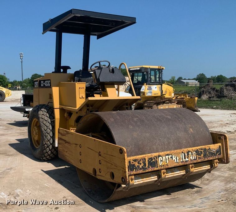 image for item LH9675 2001 Caterpillar CS433C  single drum vibratory roller