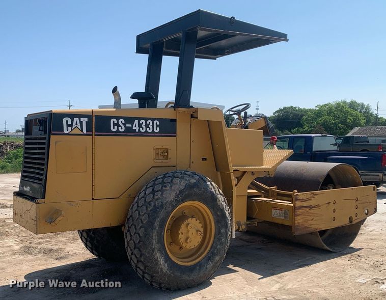 image for item LH9675 2001 Caterpillar CS433C  single drum vibratory roller