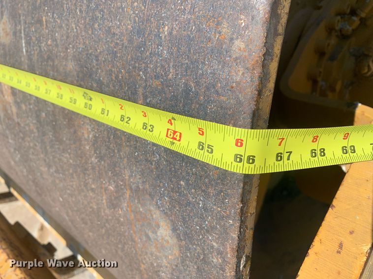 image for item LH9675 2001 Caterpillar CS433C  single drum vibratory roller