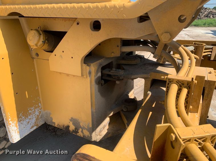 image for item LH9675 2001 Caterpillar CS433C  single drum vibratory roller