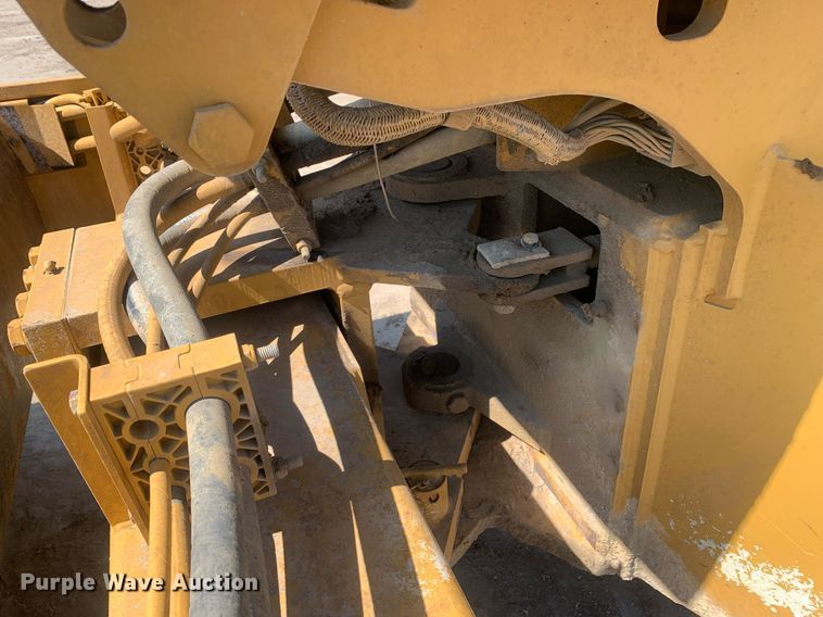 image for item LH9675 2001 Caterpillar CS433C  single drum vibratory roller