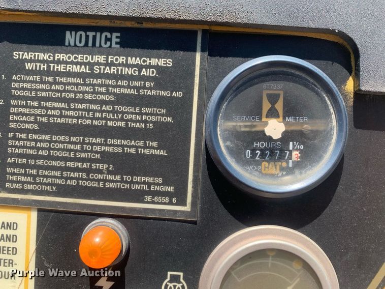 image for item LH9675 2001 Caterpillar CS433C  single drum vibratory roller