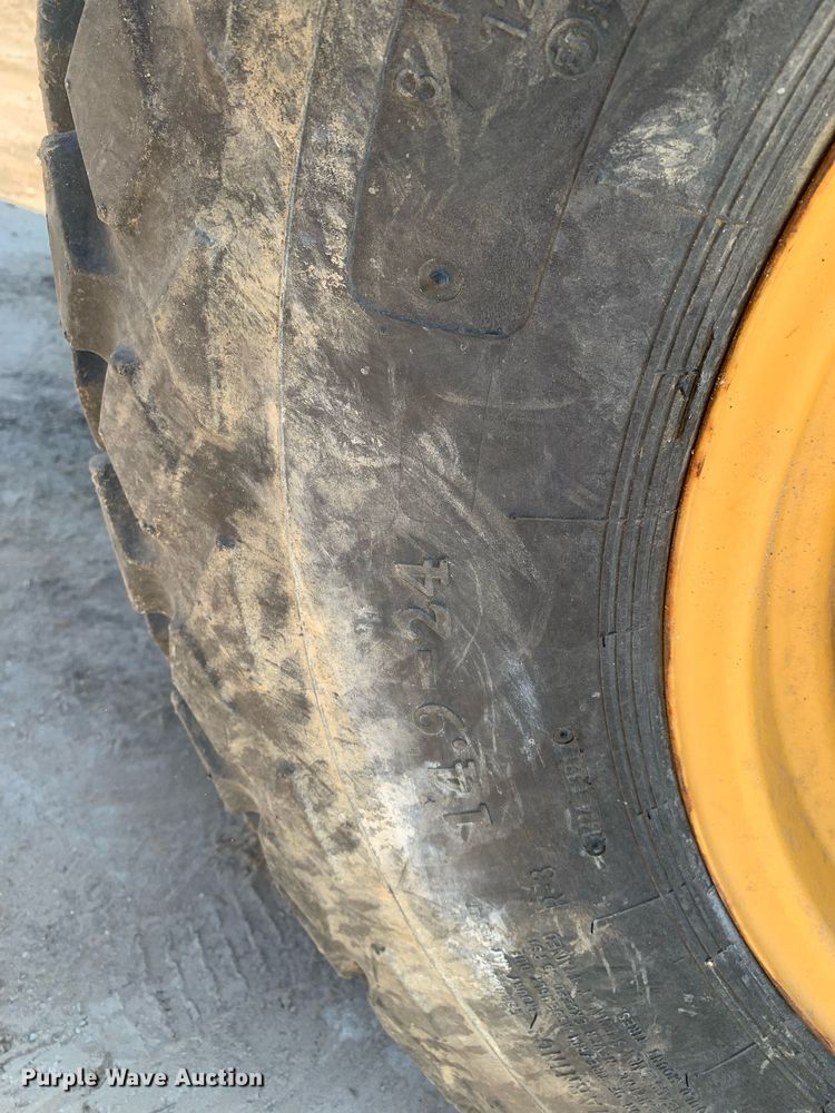 image for item LH9675 2001 Caterpillar CS433C  single drum vibratory roller