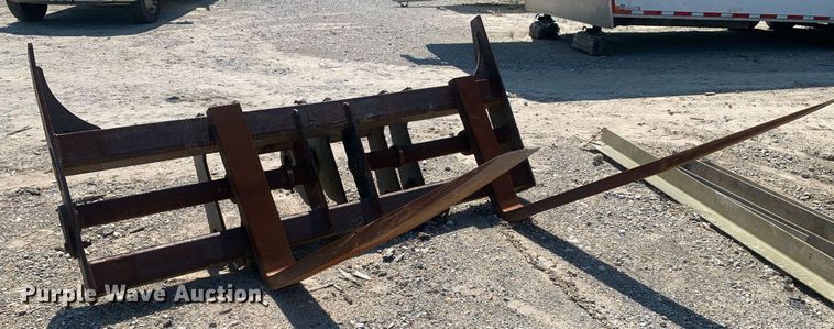 image for item LH9676 Pemberton KOMWA270  wheel loader forks