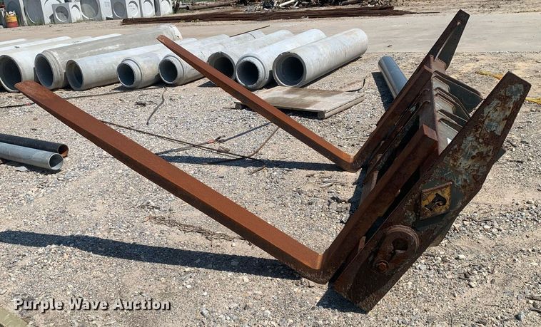 image for item LH9676 Pemberton KOMWA270  wheel loader forks