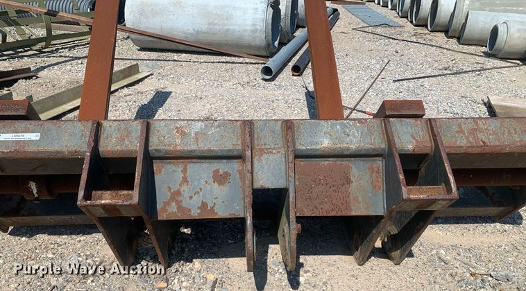 image for item LH9676 Pemberton KOMWA270  wheel loader forks