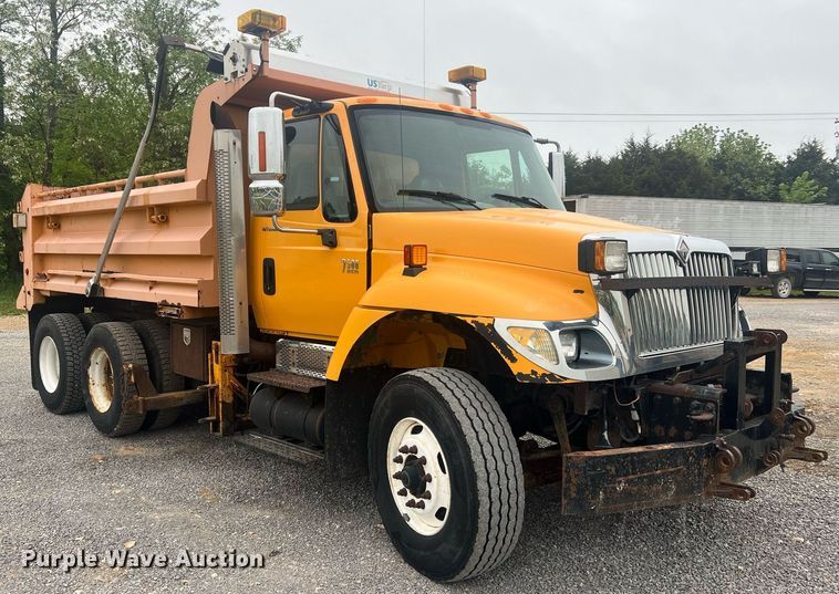 image for item LI9702 2006 International 7500  dump truck