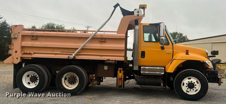 image for item LI9702 2006 International 7500  dump truck