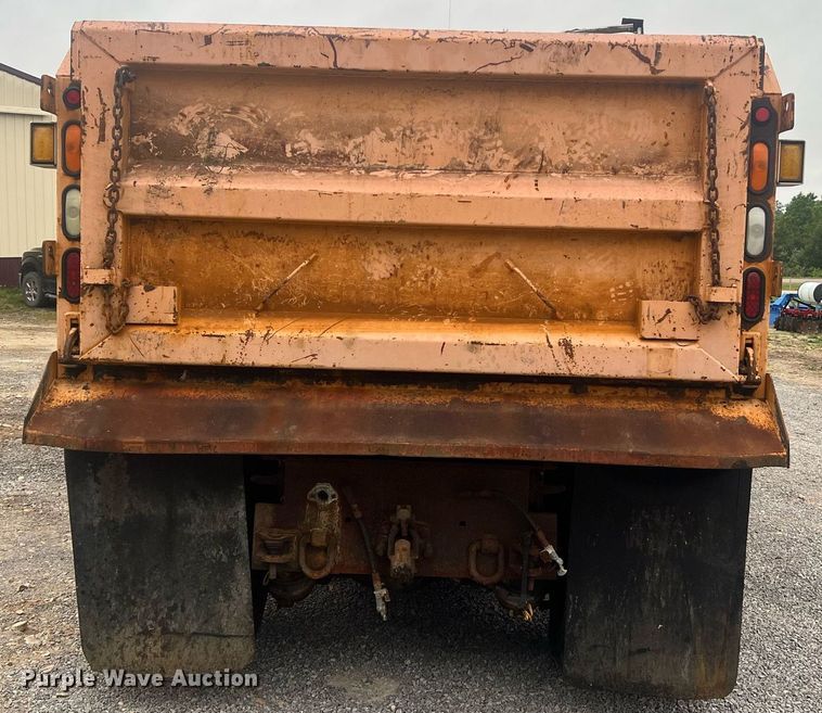 image for item LI9702 2006 International 7500  dump truck