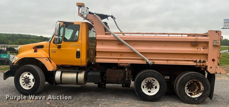 image for item LI9702 2006 International 7500  dump truck