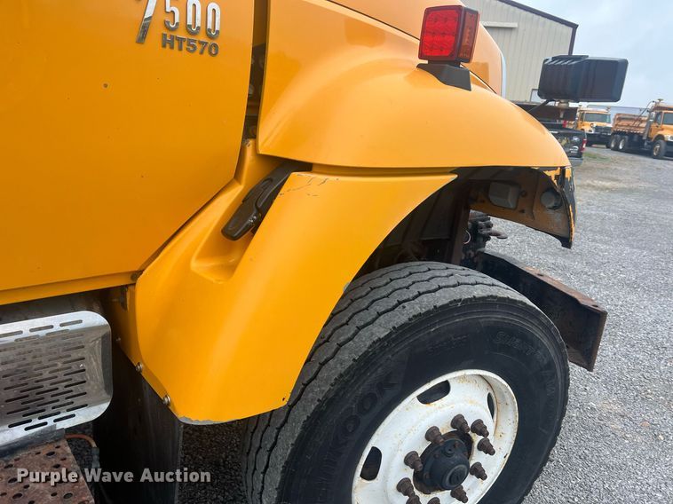 image for item LI9702 2006 International 7500  dump truck