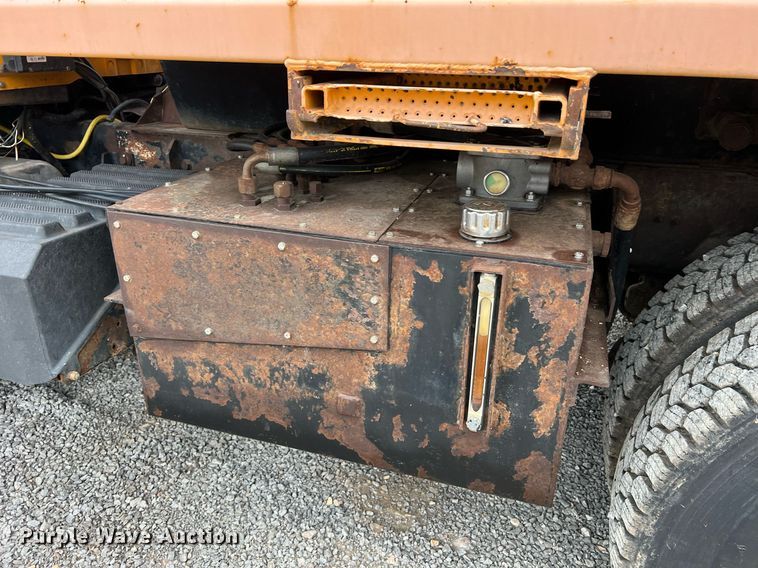 image for item LI9702 2006 International 7500  dump truck
