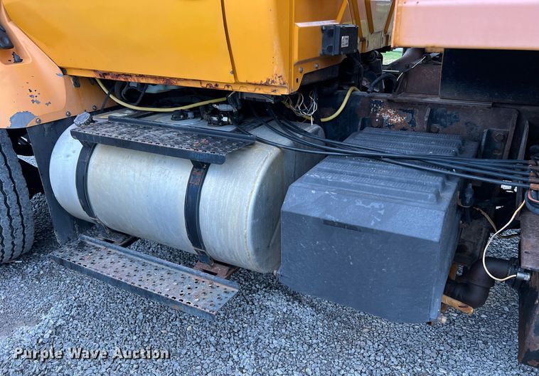 image for item LI9702 2006 International 7500  dump truck