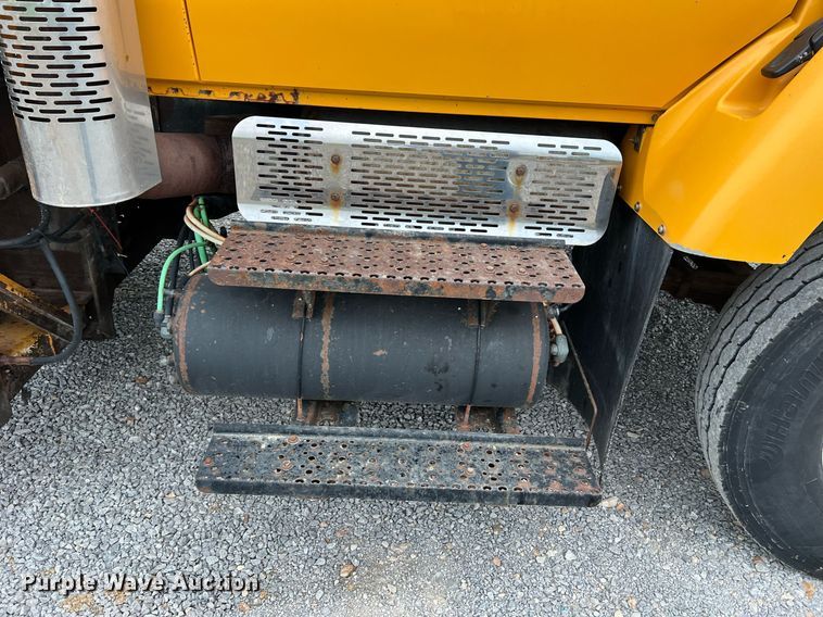 image for item LI9702 2006 International 7500  dump truck