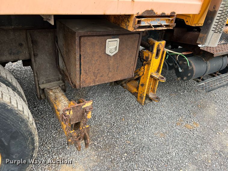 image for item LI9702 2006 International 7500  dump truck