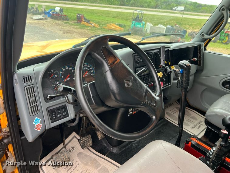 image for item LI9702 2006 International 7500  dump truck