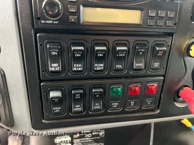 image for item LI9702 2006 International 7500  dump truck