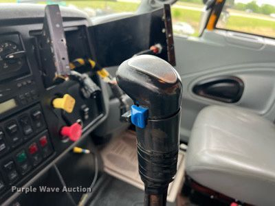 image for item LI9702 2006 International 7500  dump truck