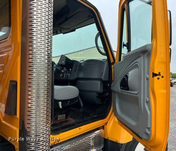 image for item LI9702 2006 International 7500  dump truck