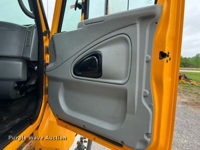 image for item LI9702 2006 International 7500  dump truck