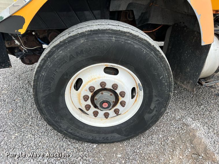 image for item LI9702 2006 International 7500  dump truck