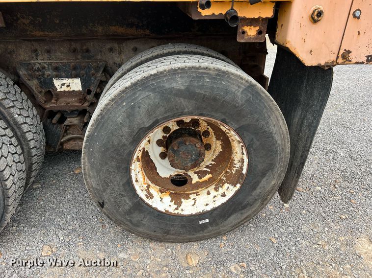 image for item LI9702 2006 International 7500  dump truck