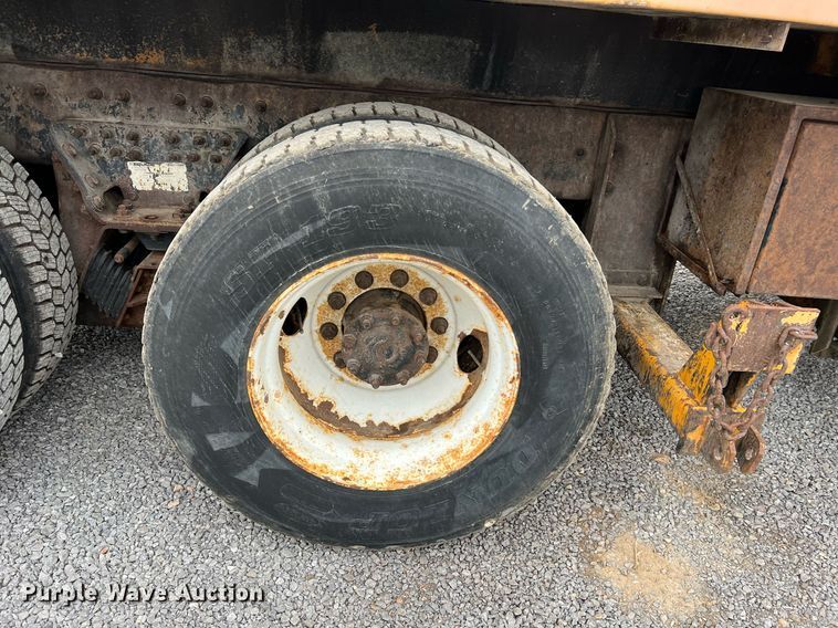 image for item LI9702 2006 International 7500  dump truck