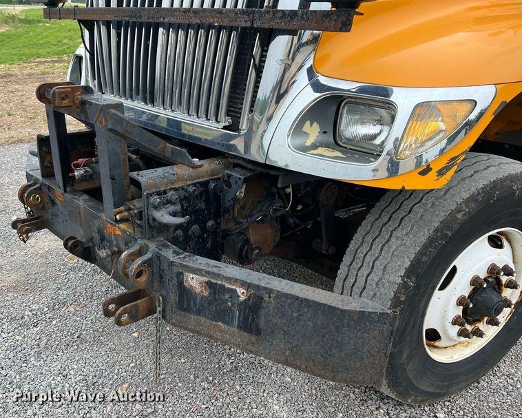 image for item LI9703 2005 International 7400  dump truck