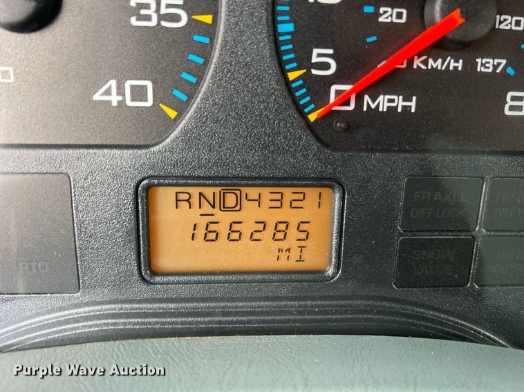 image for item LI9703 2005 International 7400  dump truck