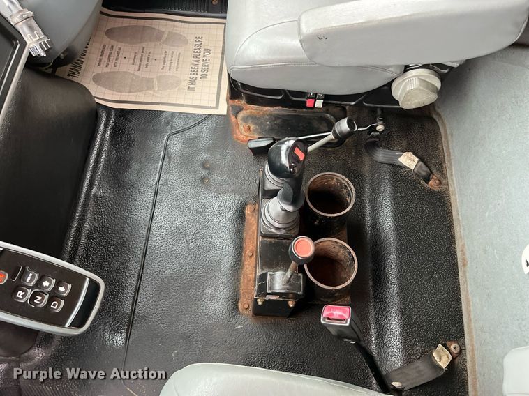 image for item LI9703 2005 International 7400  dump truck