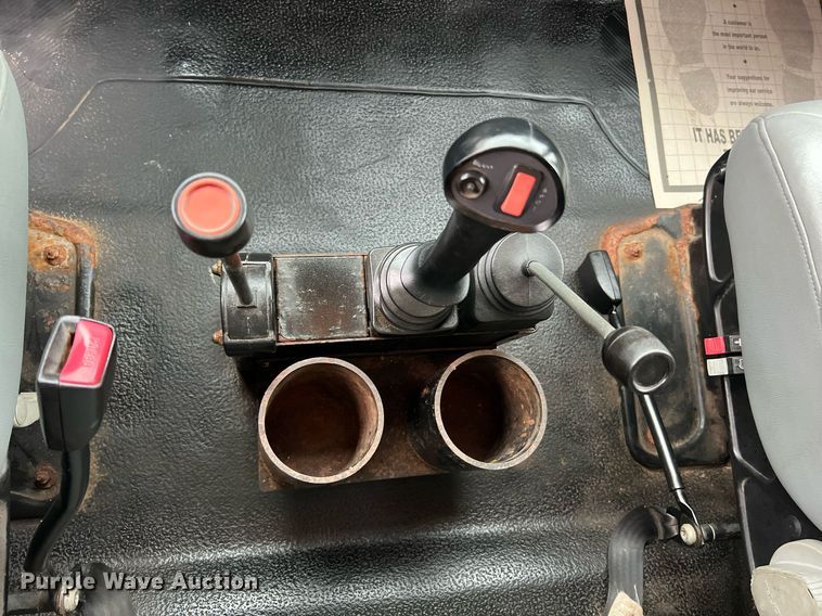 image for item LI9703 2005 International 7400  dump truck