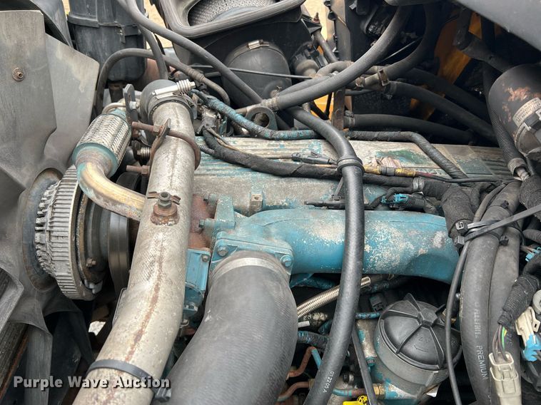 image for item LI9703 2005 International 7400  dump truck