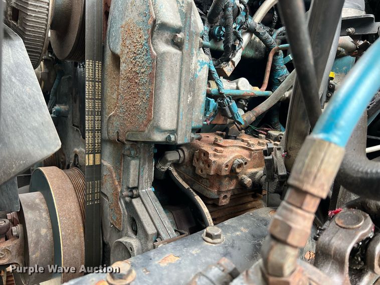 image for item LI9703 2005 International 7400  dump truck