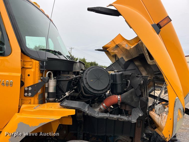 image for item LI9703 2005 International 7400  dump truck