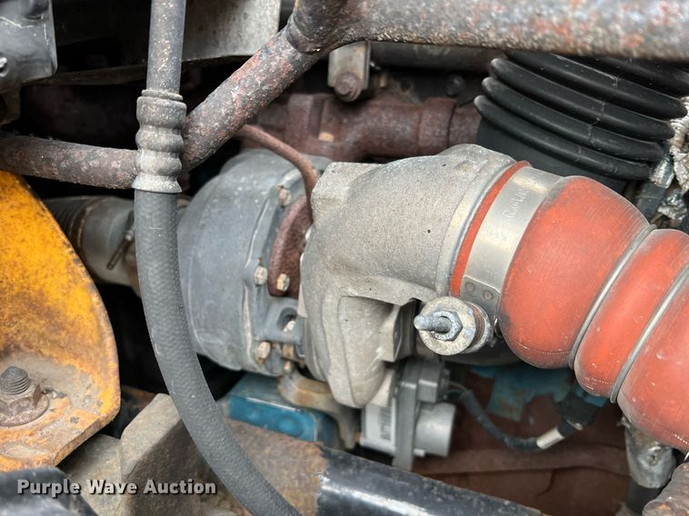 image for item LI9703 2005 International 7400  dump truck