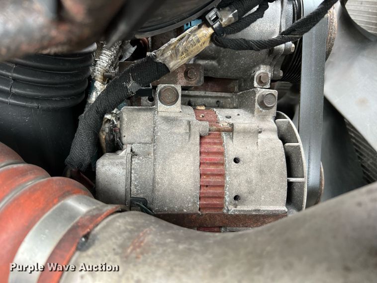 image for item LI9703 2005 International 7400  dump truck